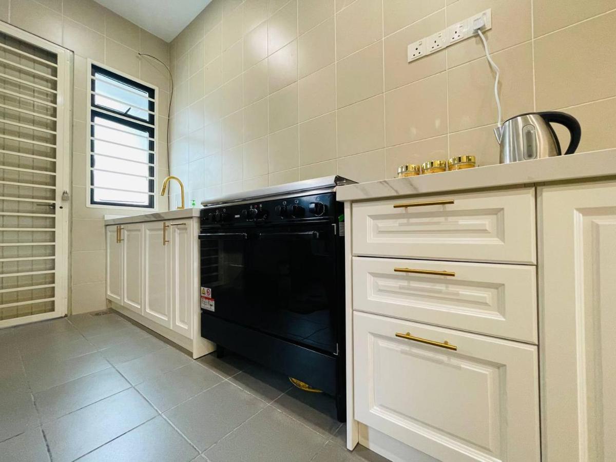 Homestay 3Br Near Setia Alam Shah Alam Buitenkant foto
