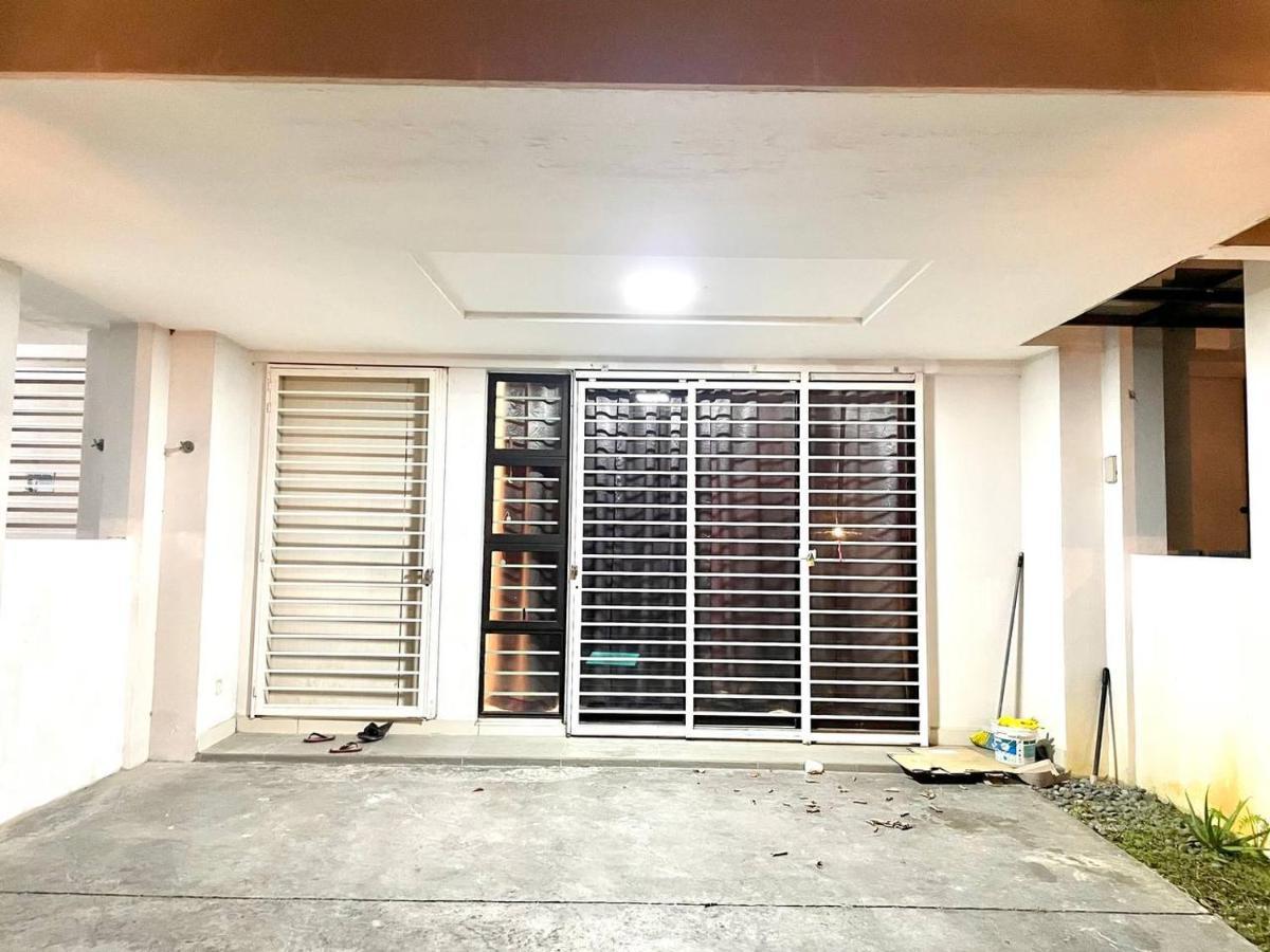 Homestay 3Br Near Setia Alam Shah Alam Buitenkant foto