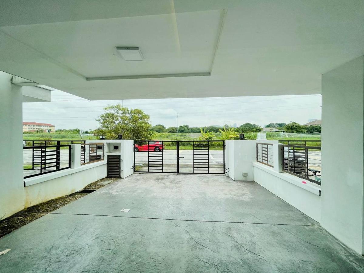 Homestay 3Br Near Setia Alam Shah Alam Buitenkant foto