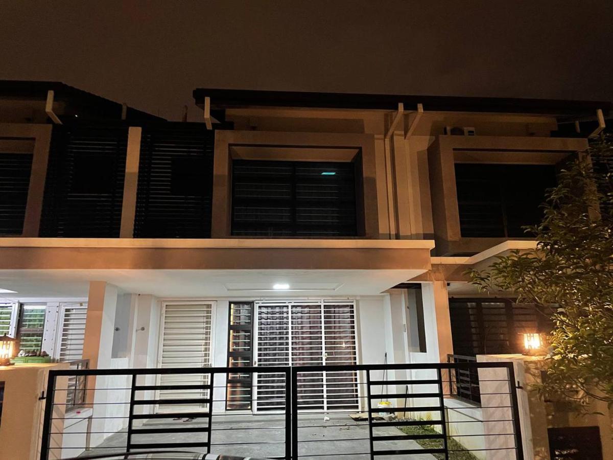 Homestay 3Br Near Setia Alam Shah Alam Buitenkant foto